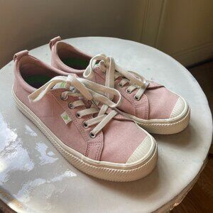 Cariuma OCA Low Canvas Sneaker in Rose Red